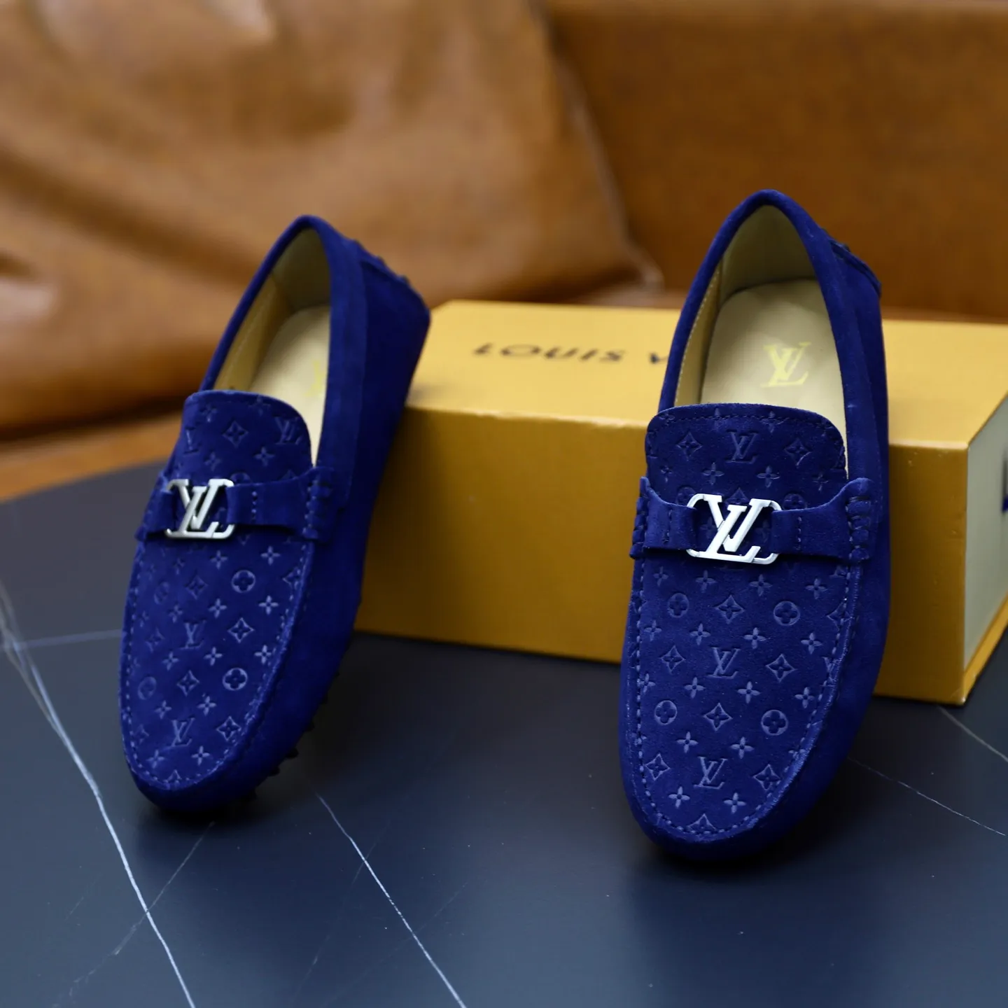 Ex-factory price: 480💰【LV】Louis Vuitton ⚠️High-end men’s driving and pedal series ⚠️38-44 (customized for 45) ⚠️All original cowhide leather! Thick and soft! Made entirely of calfskin lining! The latest non-slip beanie sole! Three-dimensional package technology! Fashionable and classic! Handicrafts! Original high quality! Feel free to compare!